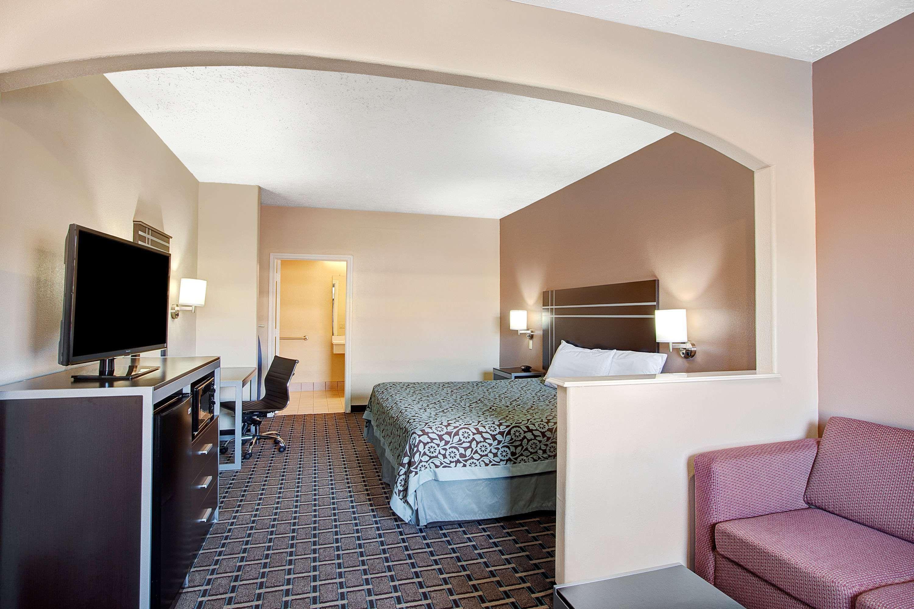 Days Inn & Suites By Wyndham Houston North - Spring Εξωτερικό φωτογραφία