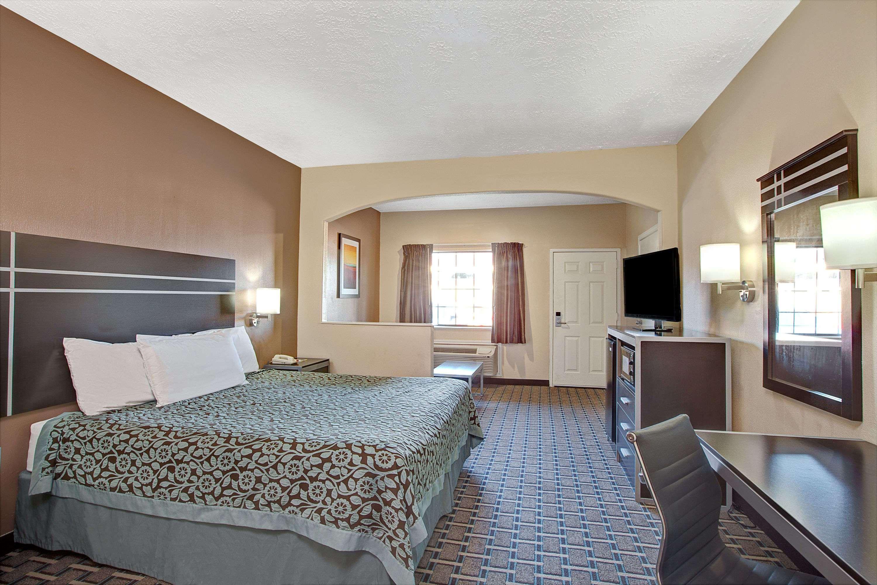 Days Inn & Suites By Wyndham Houston North - Spring Εξωτερικό φωτογραφία